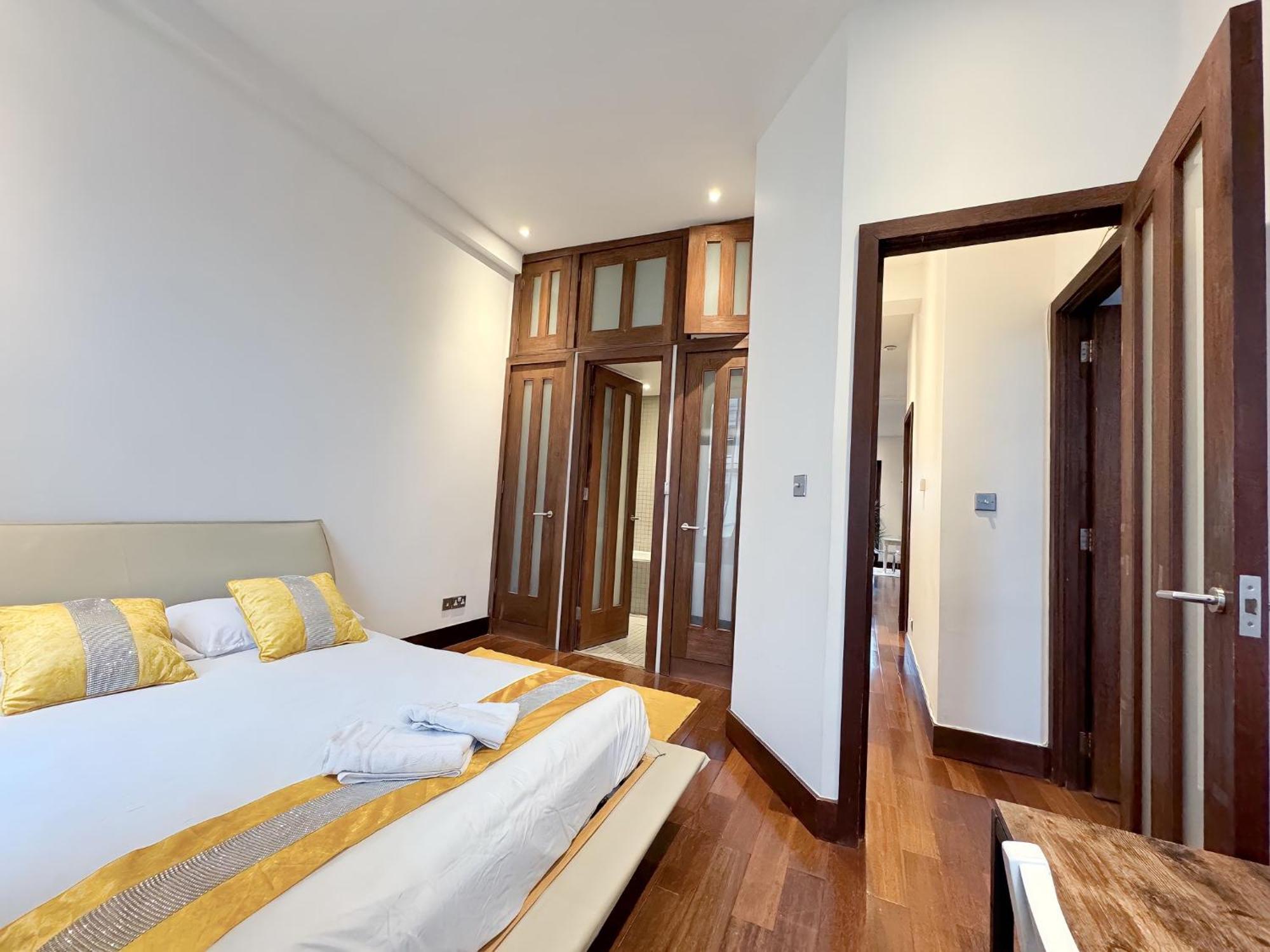 The Kensington Heights Apartment *